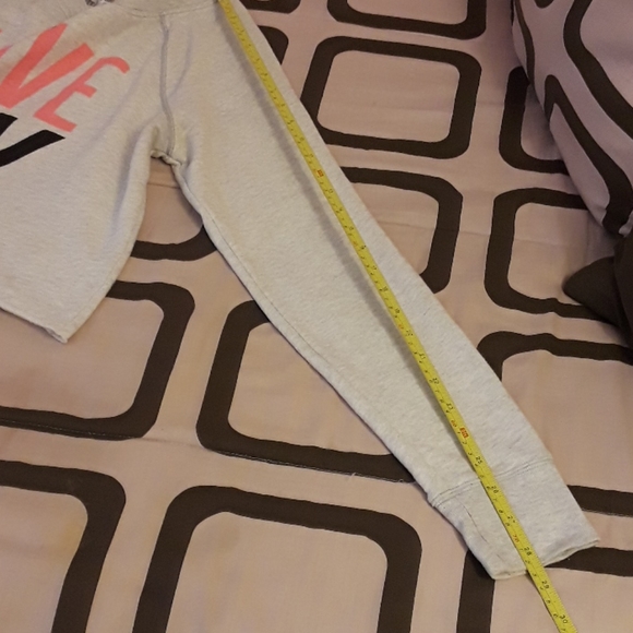PINK Victoria's Secret Off-White Crop Sweatshirt - Picture 8 of 8